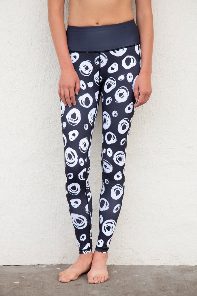 Citta Yoga NYC - Circle of Love Collection - High-Waisted Leggings - Black